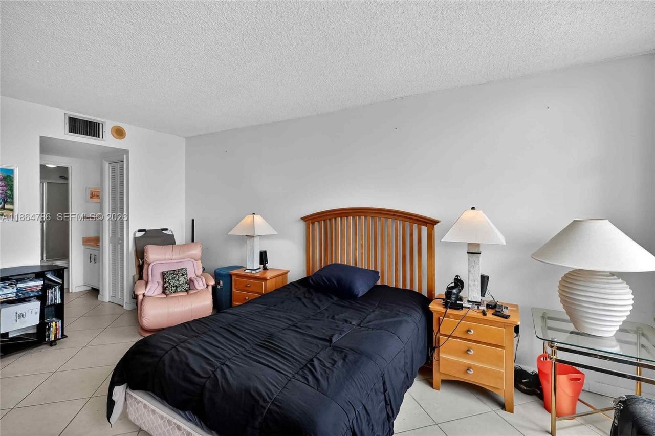 500 Three Islands Blvd, Unit 1001, Hallandale Beach, FL 33009 Photo