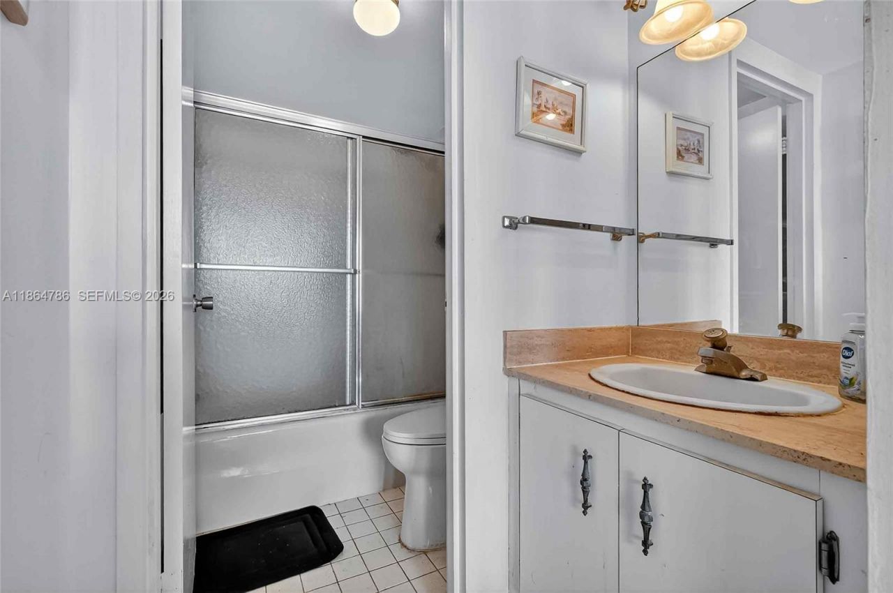 500 Three Islands Blvd, Unit 1001, Hallandale Beach, FL 33009 Photo