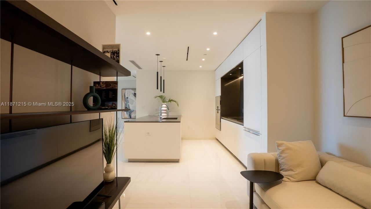 300 Biscayne Blvd Way, Unit 503C, Miami, FL 33131 Photo