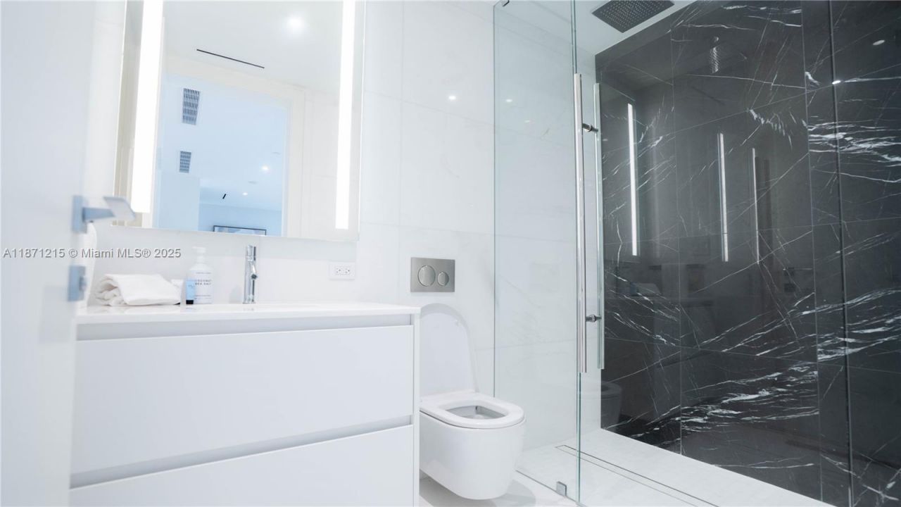 300 Biscayne Blvd Way, Unit 503C, Miami, FL 33131 Photo