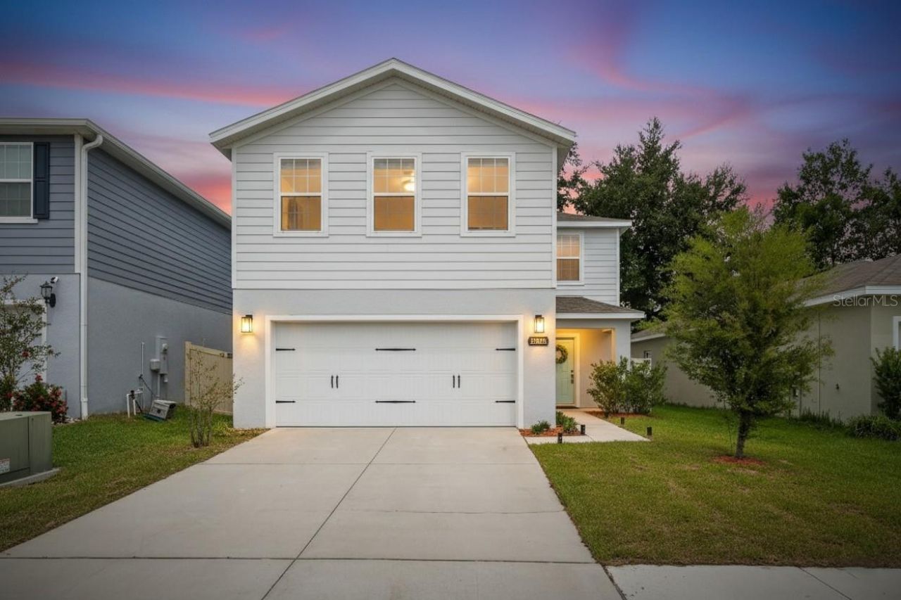 35021 Jomar Avenue, Zephyrhills, FL 33541 Main Photo