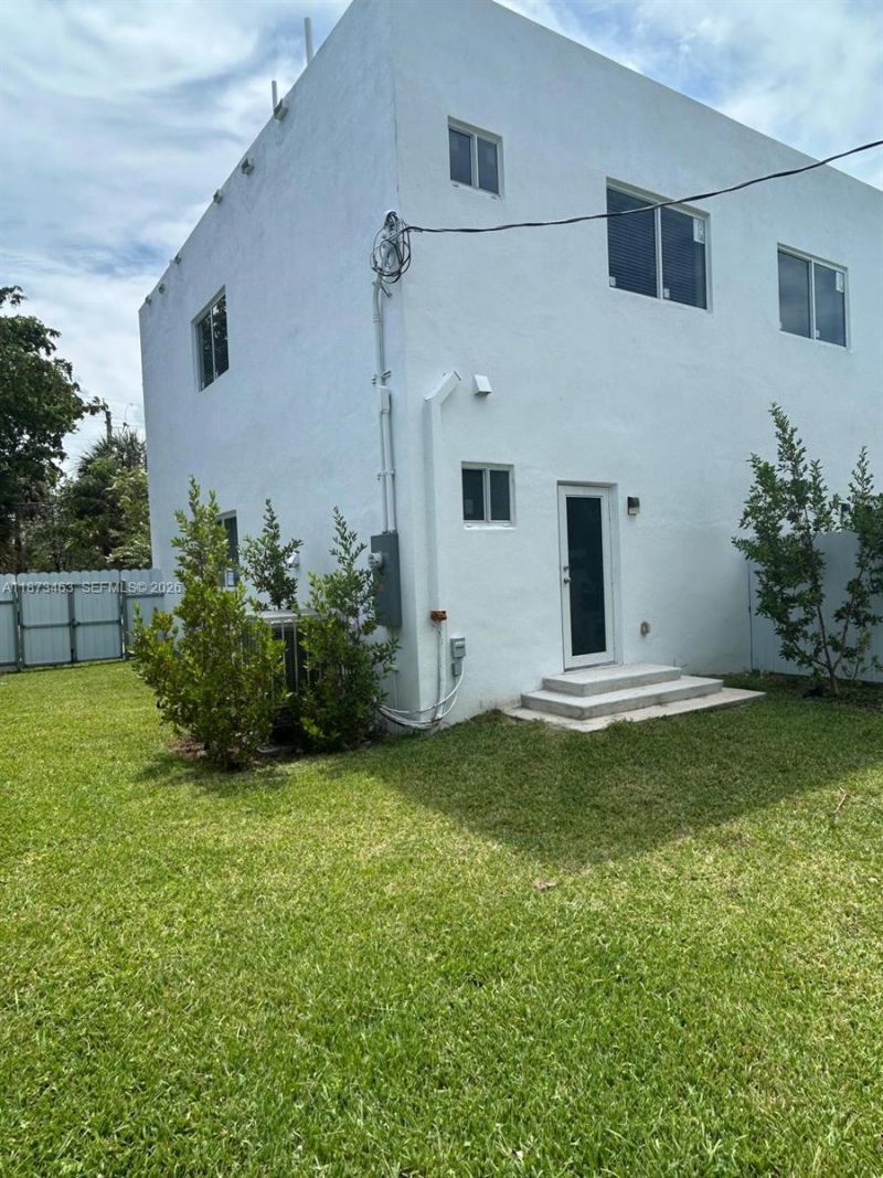 723 NW 19th Ave, Unit A, Fort Lauderdale, FL 33311 Photo