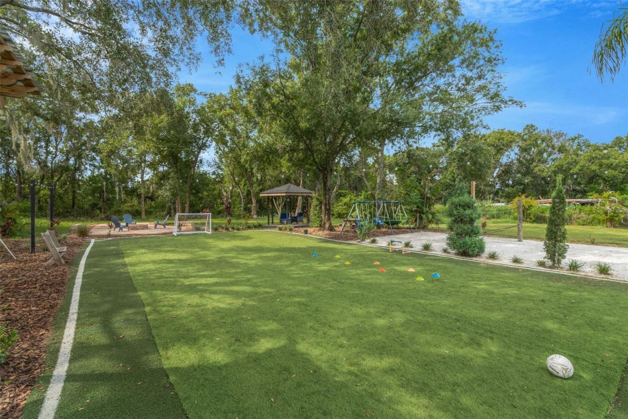 416 W Socrum Loop Road, Lakeland, FL 33809 Photo