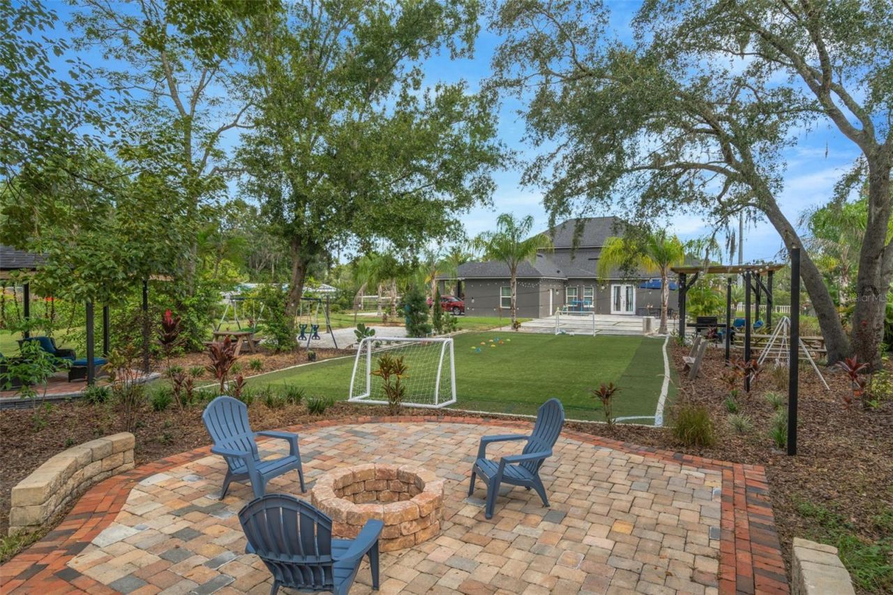 416 W Socrum Loop Road, Lakeland, FL 33809 Photo