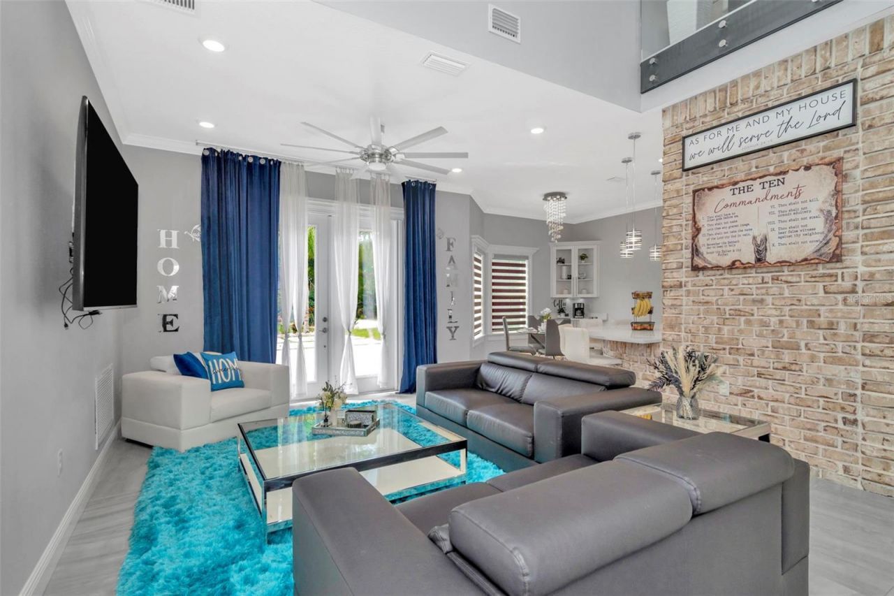 416 W Socrum Loop Road, Lakeland, FL 33809 Photo