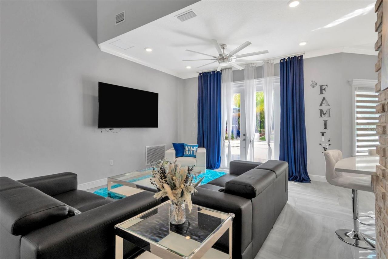 416 W Socrum Loop Road, Lakeland, FL 33809 Photo