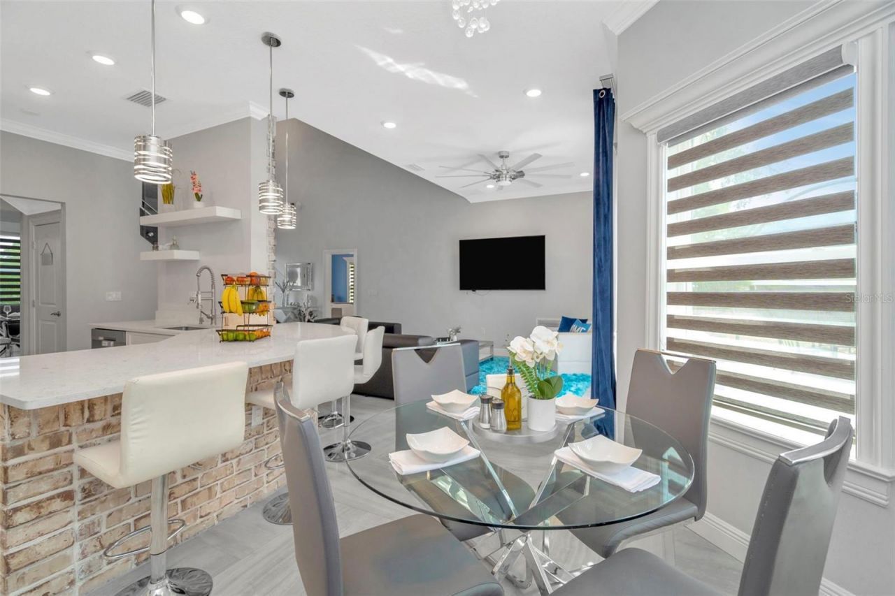 416 W Socrum Loop Road, Lakeland, FL 33809 Photo