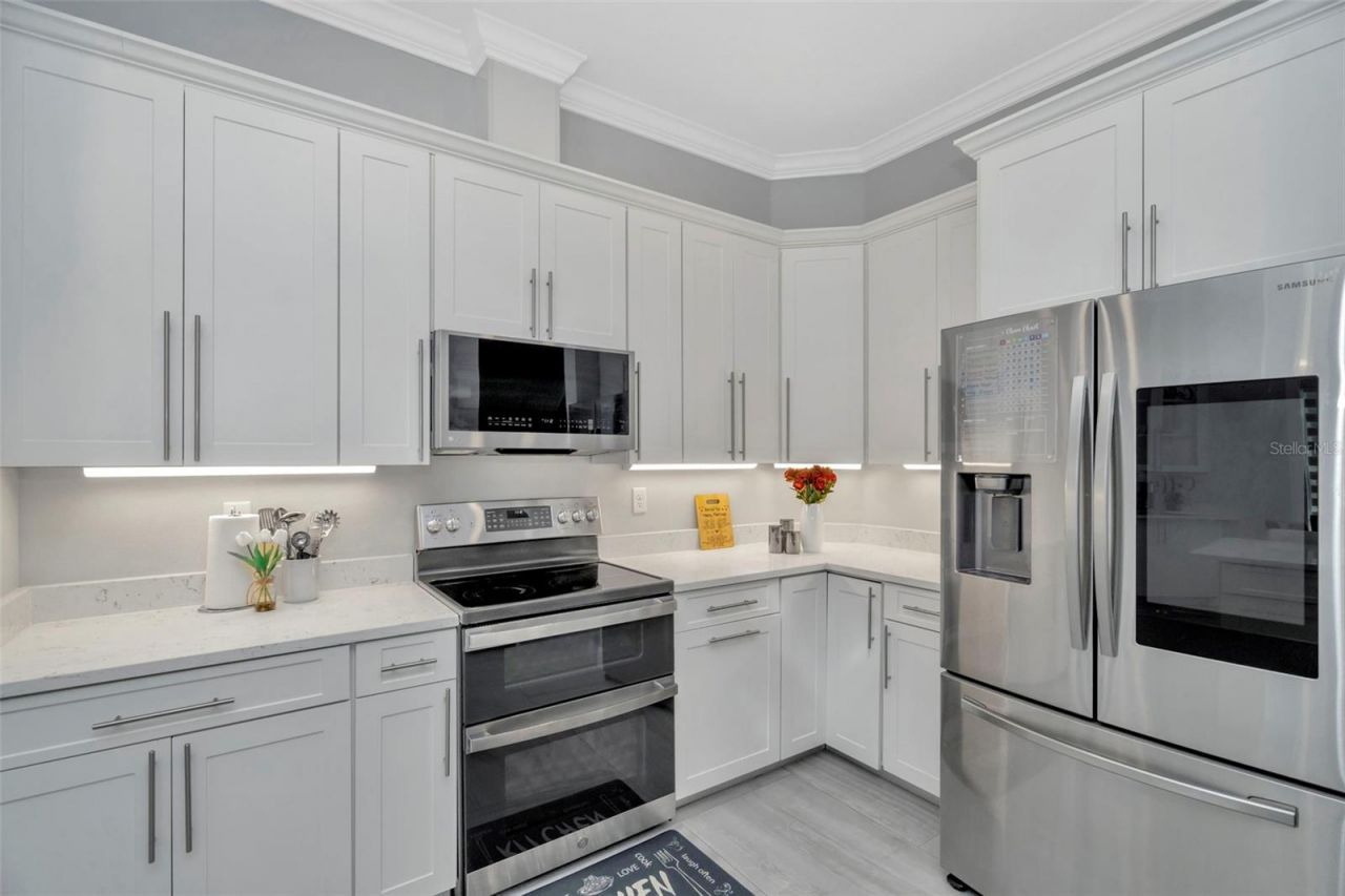 416 W Socrum Loop Road, Lakeland, FL 33809 Photo