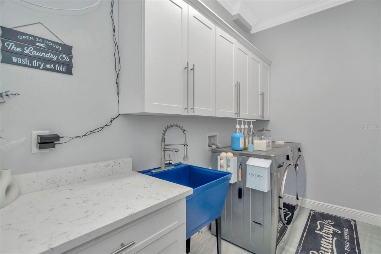 416 W Socrum Loop Road, Lakeland, FL 33809 Photo