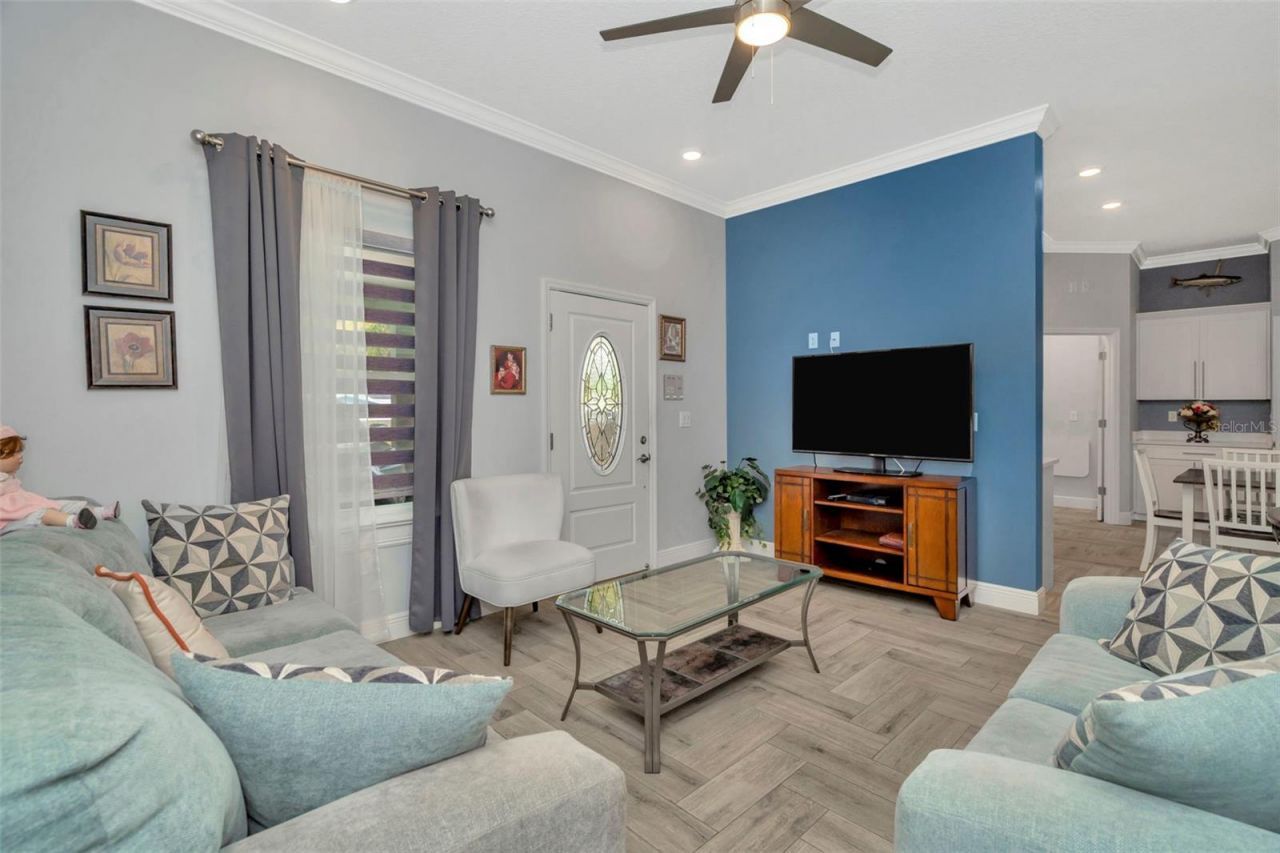 416 W Socrum Loop Road, Lakeland, FL 33809 Photo