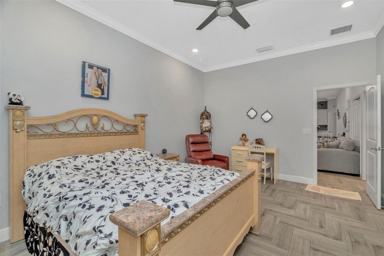 416 W Socrum Loop Road, Lakeland, FL 33809 Photo