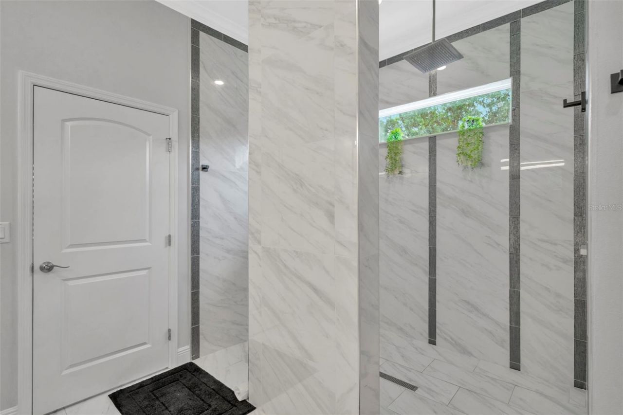 416 W Socrum Loop Road, Lakeland, FL 33809 Photo