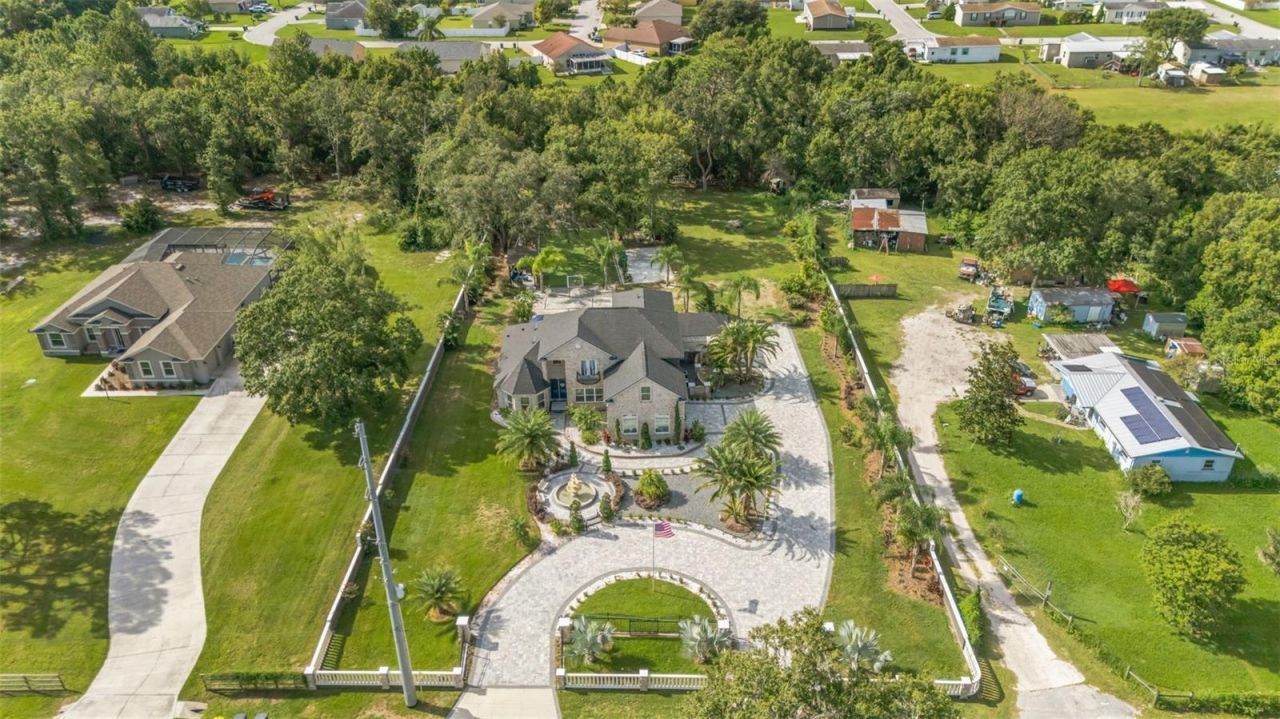 416 W Socrum Loop Road, Lakeland, FL 33809 Photo