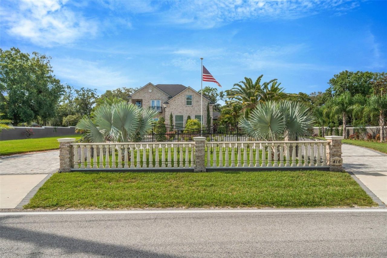 416 W Socrum Loop Road, Lakeland, FL 33809 Photo