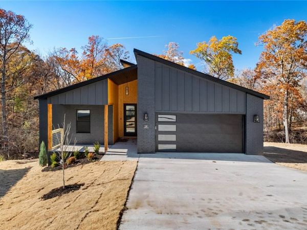 19 Dumfries Lane, Bella Vista, AR 72715