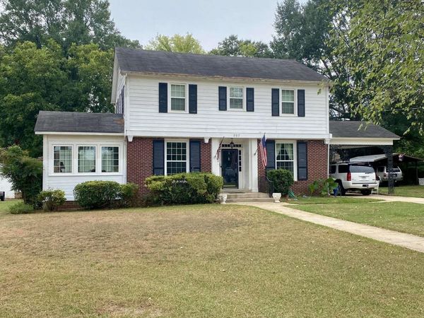 307 W Pine Street, Warren, AR 71671