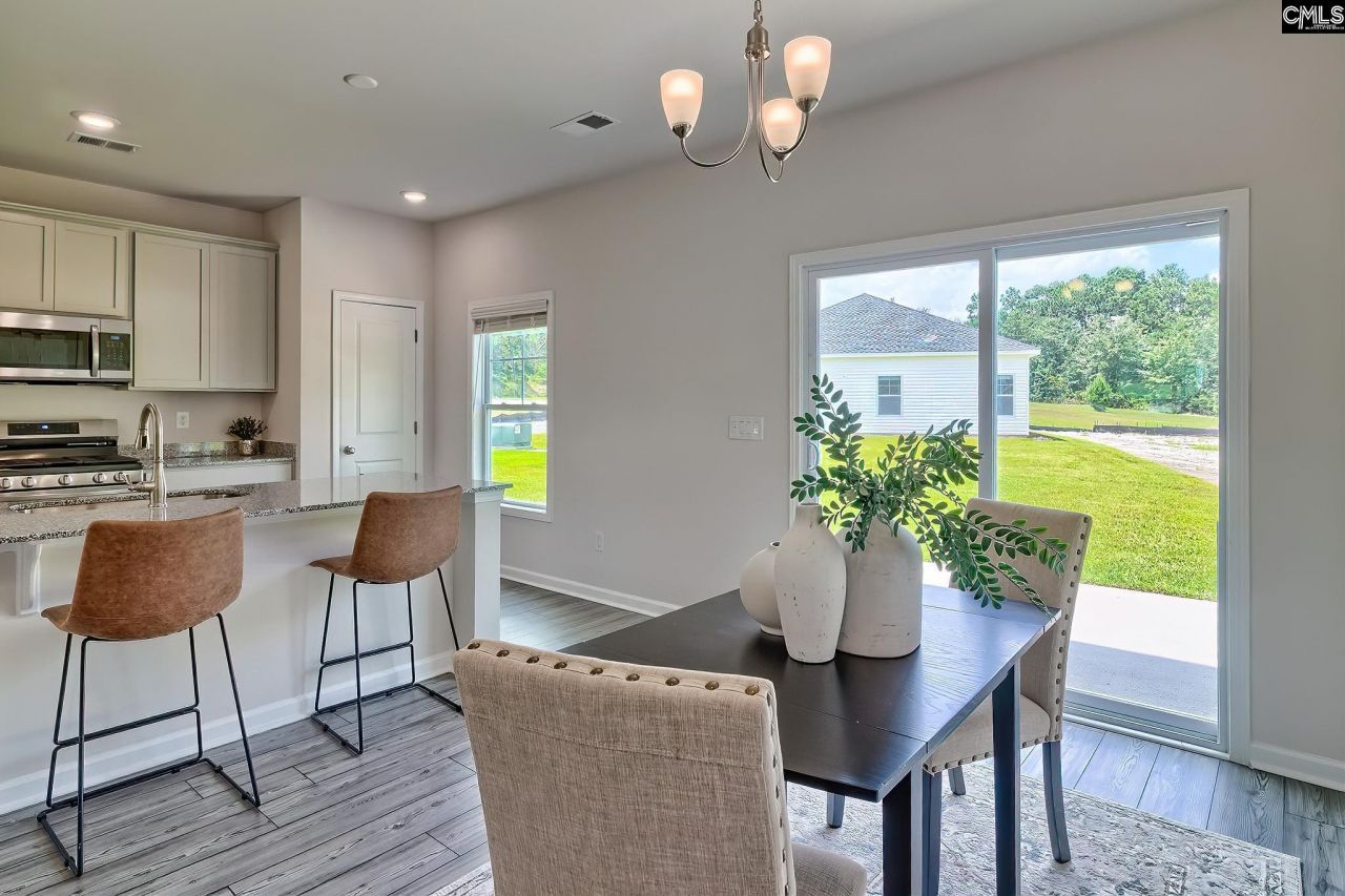 712 Samantha Street Photo 15