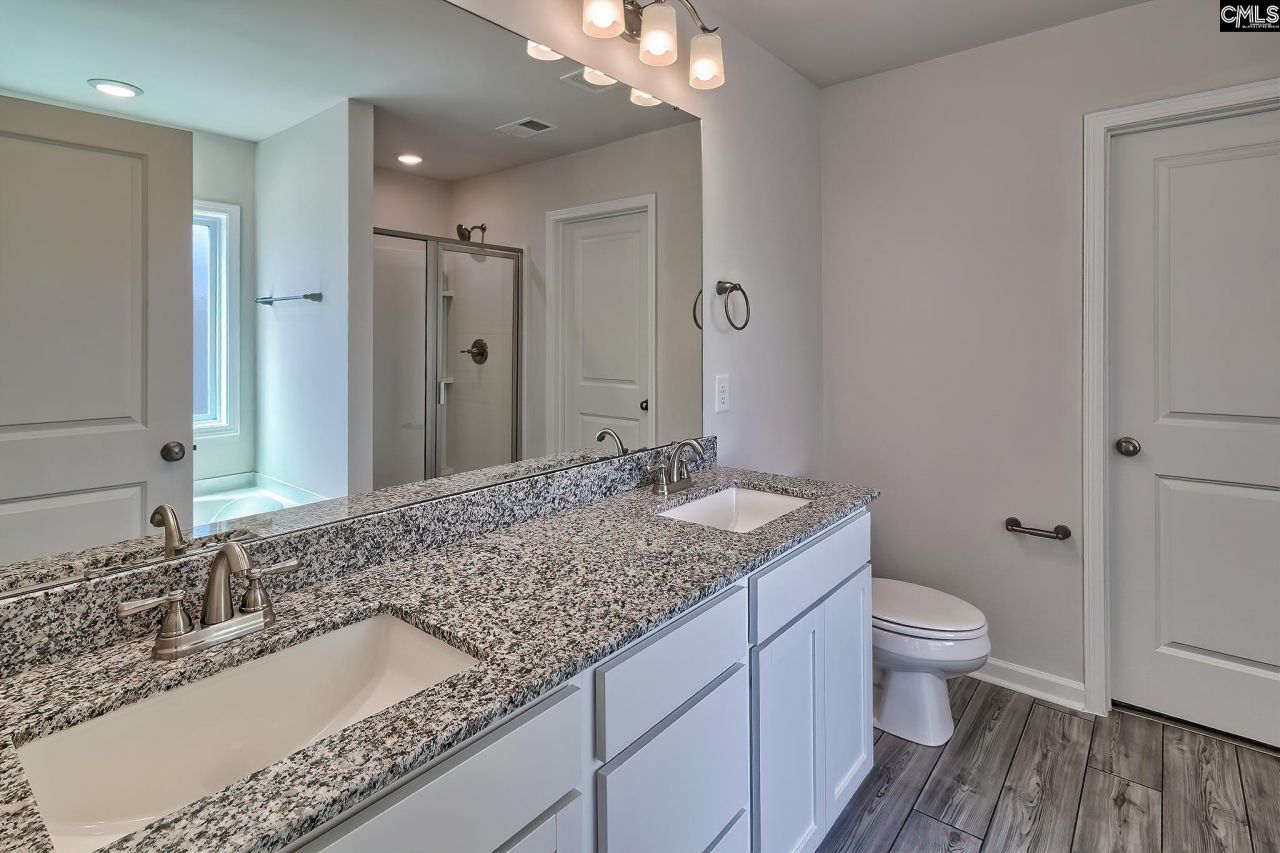 712 Samantha Street Photo 25