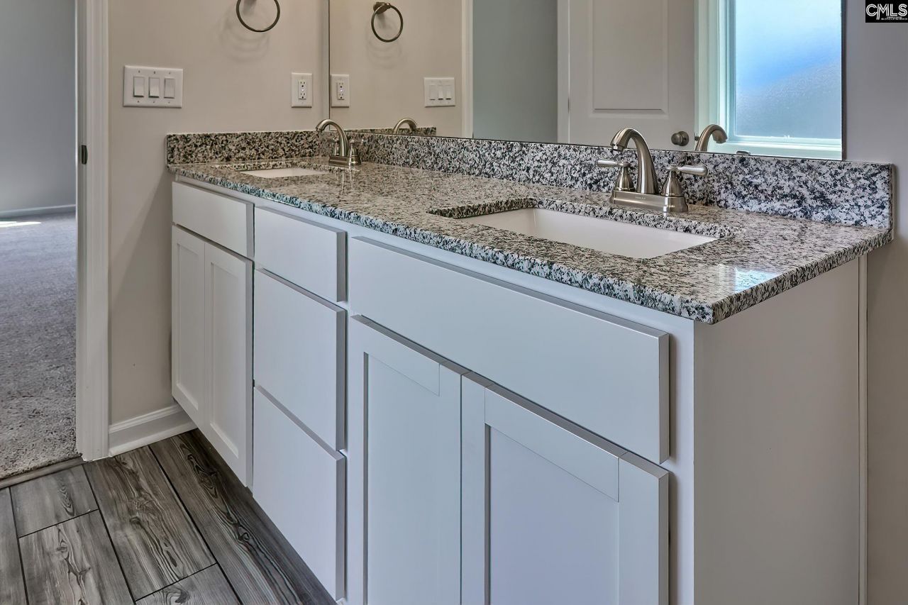 712 Samantha Street Photo 26