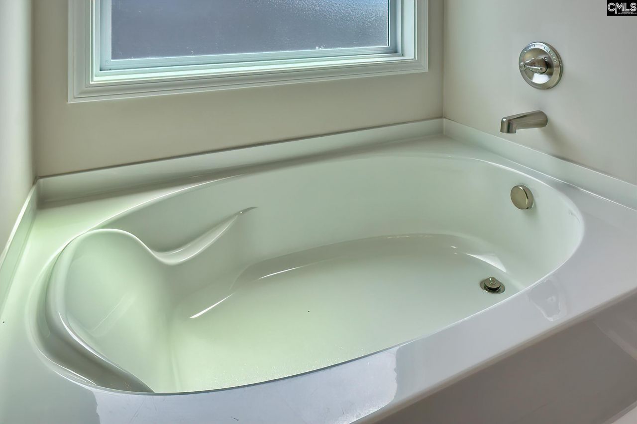 712 Samantha Street Photo 27