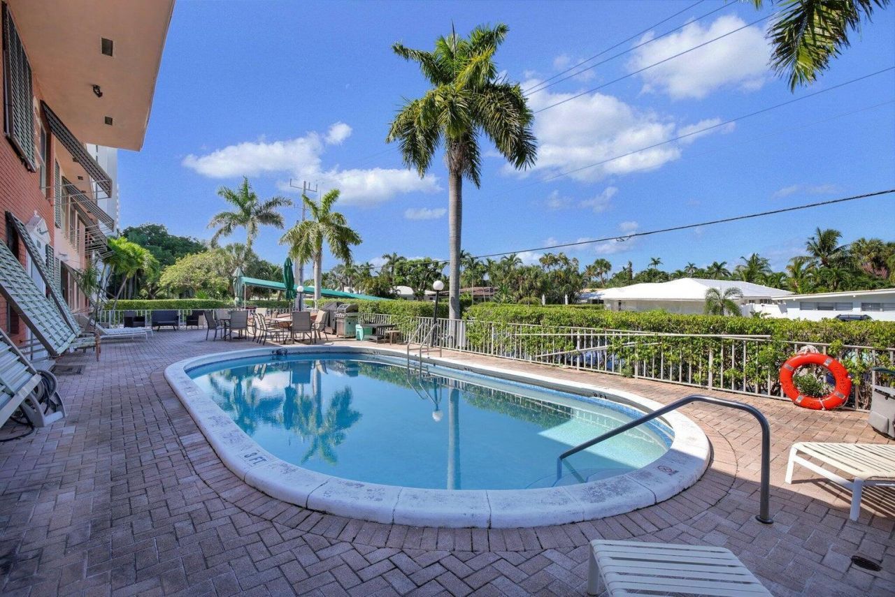 2400 NE 33rd Avenue, Unit 211, Fort Lauderdale, FL 33305 Photo