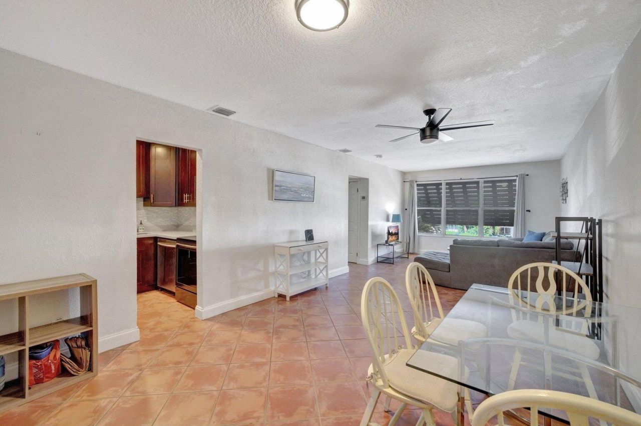 2400 NE 33rd Avenue, Unit 211, Fort Lauderdale, FL 33305 Photo