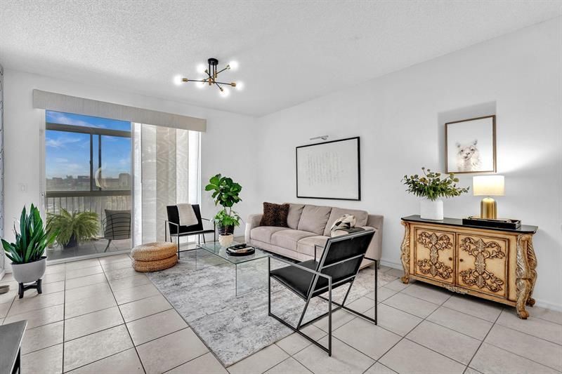 7775 Southampton Terrace, Unit 405, Tamarac, FL 33321 Photo