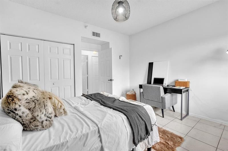 7775 Southampton Terrace, Unit 405, Tamarac, FL 33321 Photo