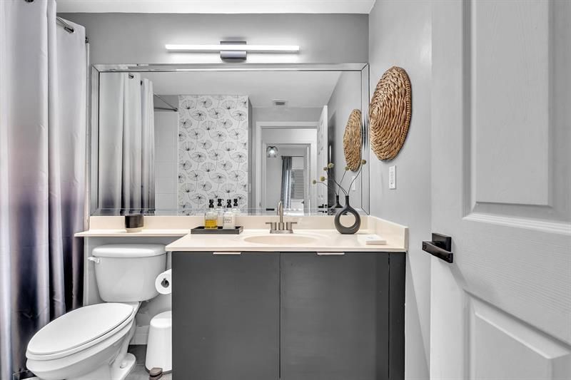 7775 Southampton Terrace, Unit 405, Tamarac, FL 33321 Photo