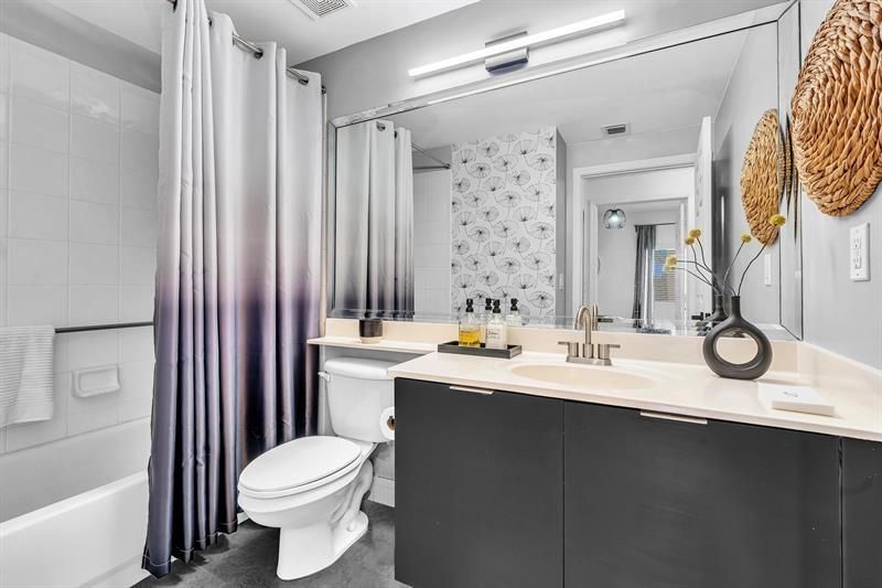 7775 Southampton Terrace, Unit 405, Tamarac, FL 33321 Photo