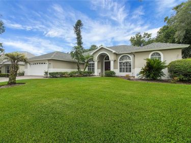 1521 EDGEWATER DRIVE, MOUNT DORA, FL 32757