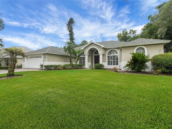 1521 EDGEWATER DRIVE, MOUNT DORA, FL 32757