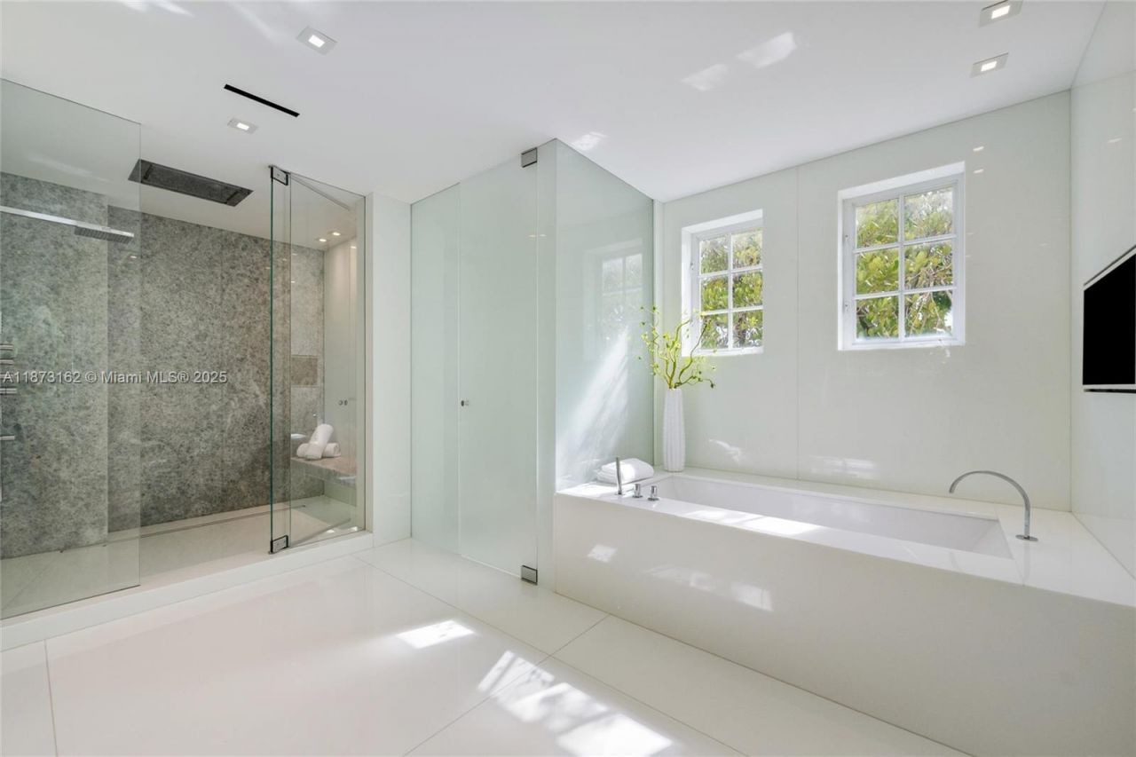 7921 Fisher Island Dr, Unit 7921, Miami Beach, FL 33109 Photo