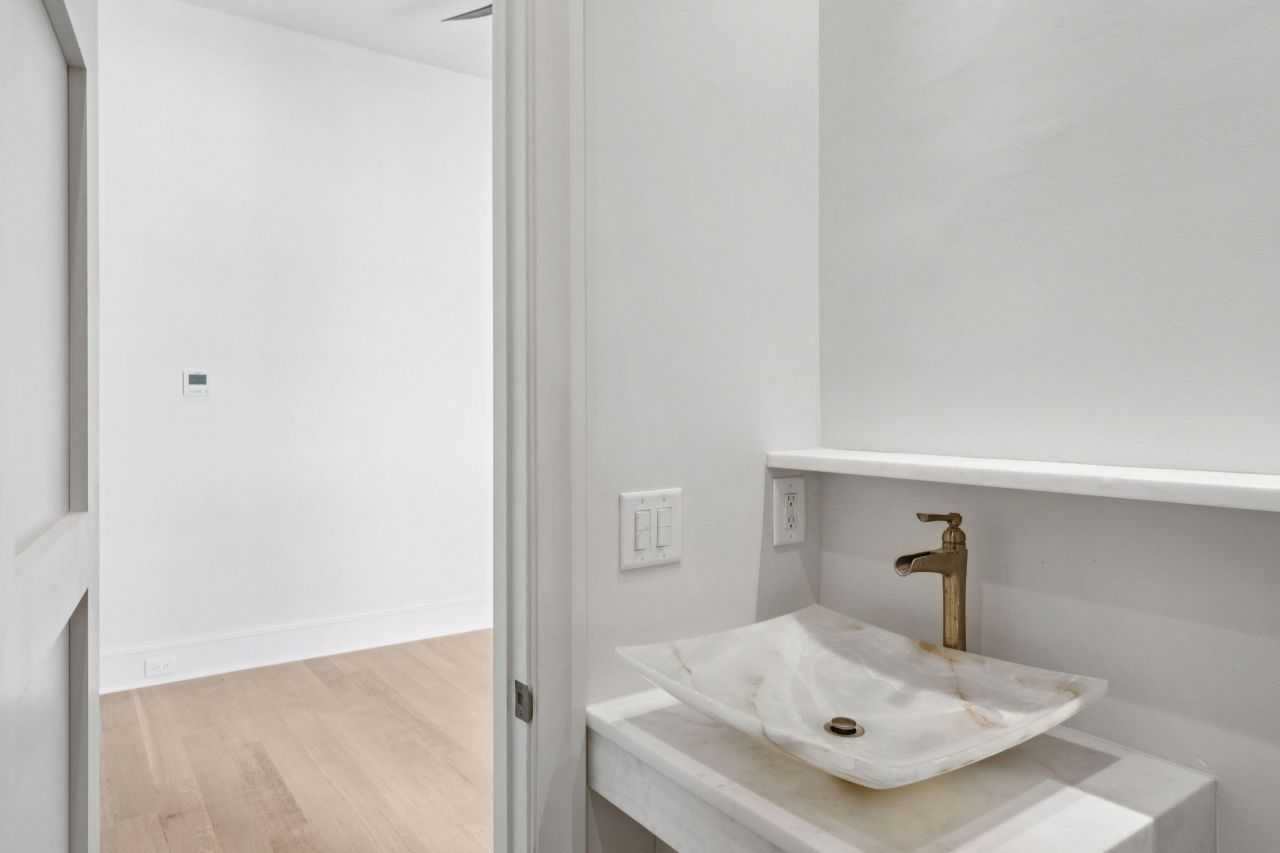 4 Exchange Street Photo 36