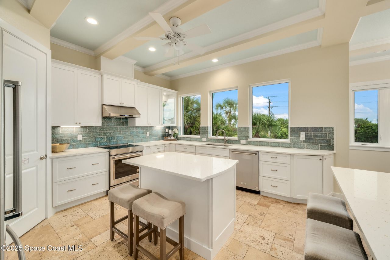 226 S Atlantic Avenue E, Cocoa Beach, FL 32931 Photo