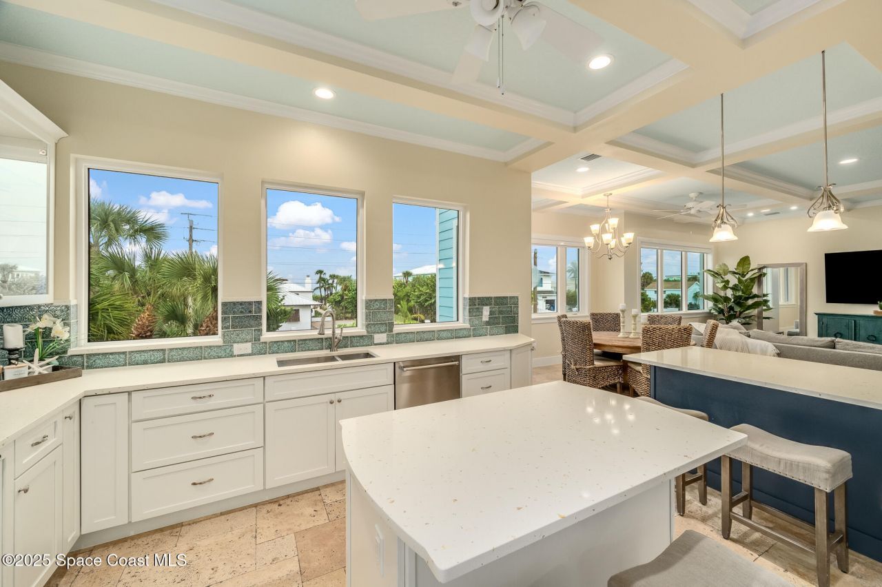 226 S Atlantic Avenue E, Cocoa Beach, FL 32931 Photo