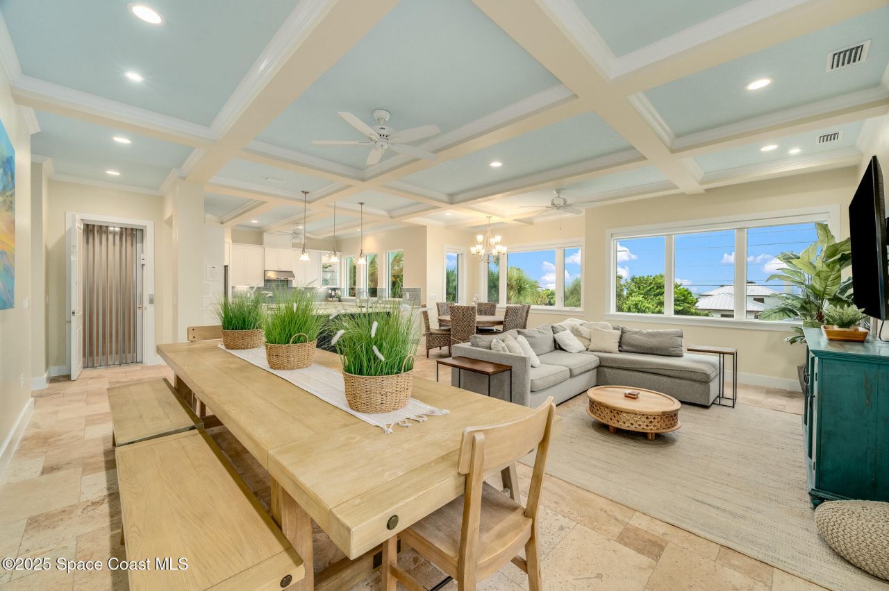 226 S Atlantic Avenue E, Cocoa Beach, FL 32931 Photo