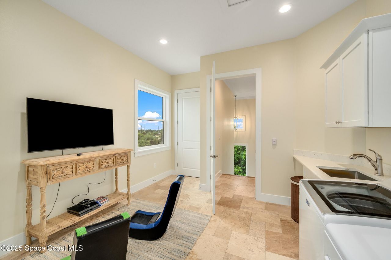 226 S Atlantic Avenue E, Cocoa Beach, FL 32931 Photo