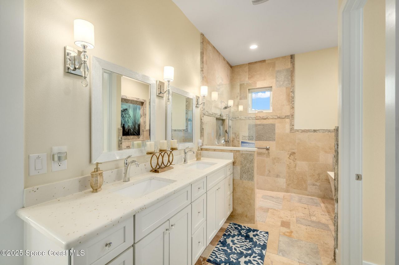 226 S Atlantic Avenue E, Cocoa Beach, FL 32931 Photo