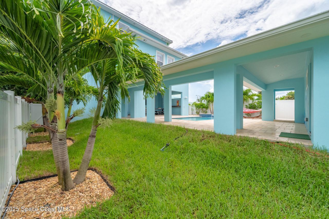 226 S Atlantic Avenue E, Cocoa Beach, FL 32931 Photo