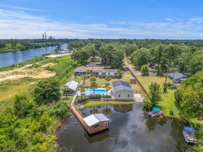 126 Fire Lane, Cross, SC 29436