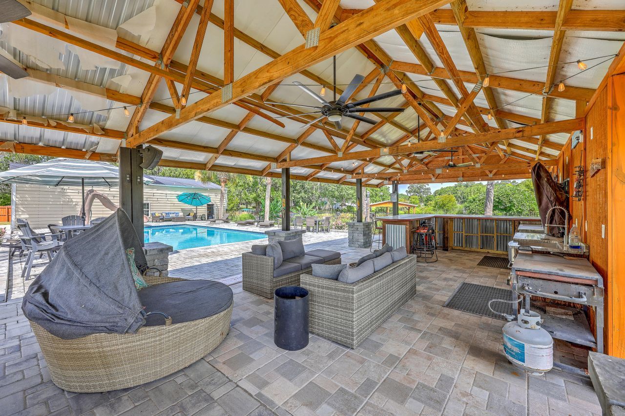 126 Fire Lane Photo 17