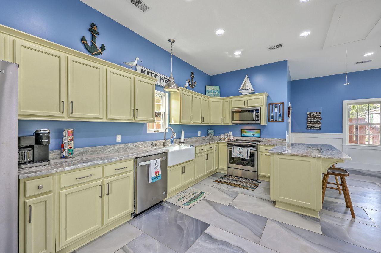 126 Fire Lane Photo 32