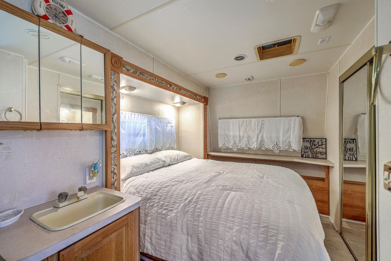 126 Fire Lane Photo 68