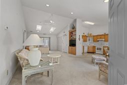 2142 Marion Circle photo 4