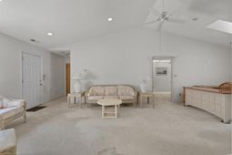 2142 Marion Circle photo 4