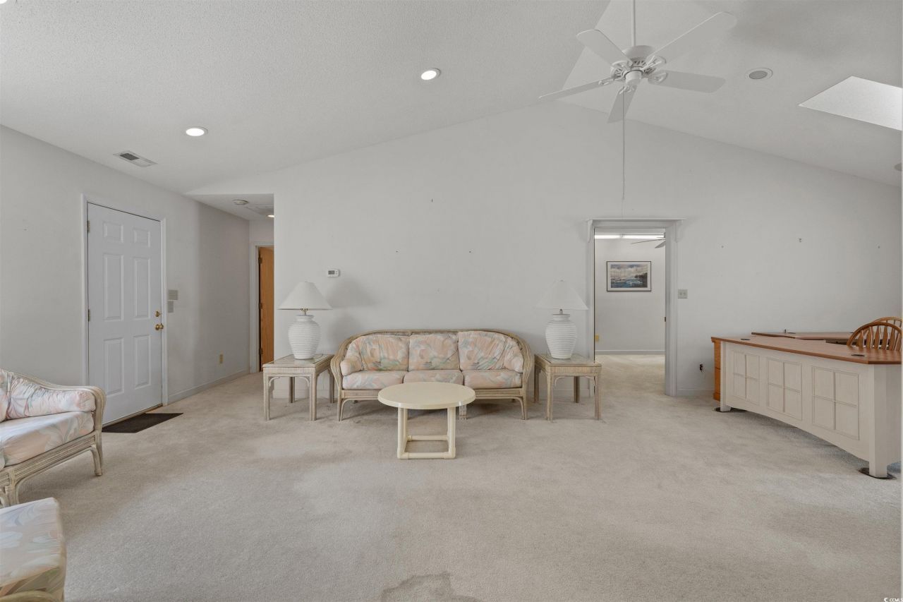 2142 Marion Circle Photo 4