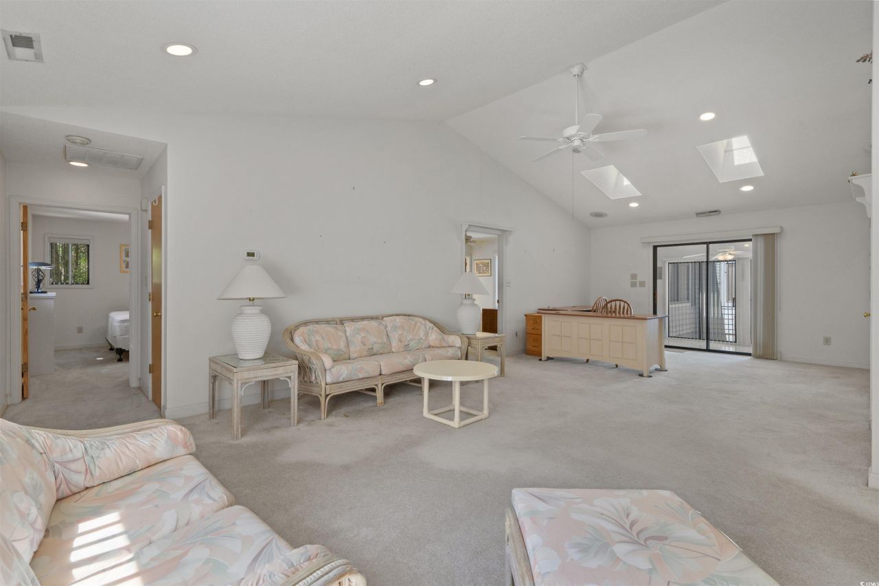 2142 Marion Circle Photo 5