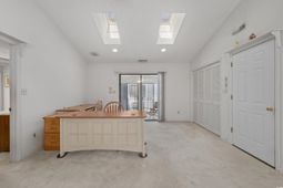 2142 Marion Circle photo 4