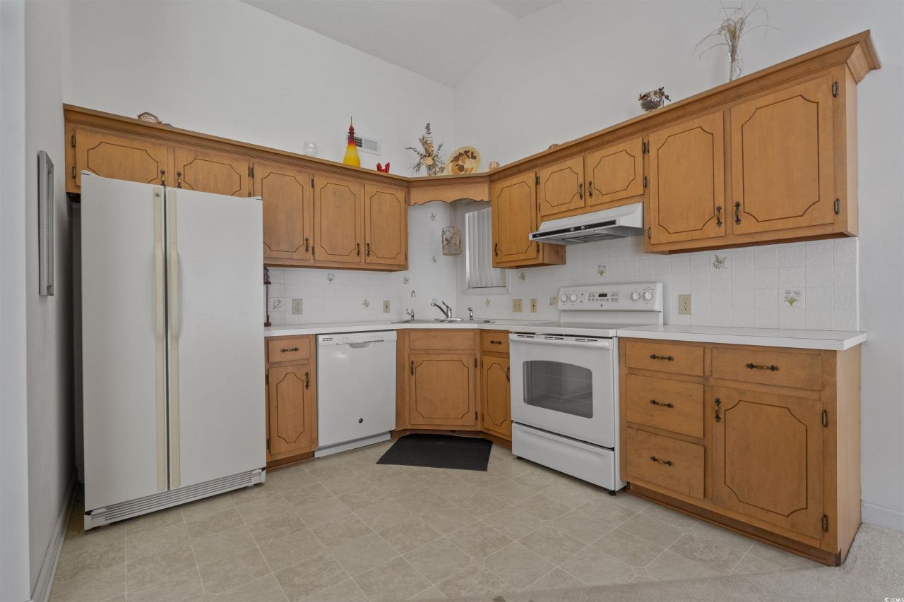 2142 Marion Circle Photo 9